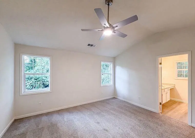 3 bed, 1390 sqft, $1,710 — Photo 1