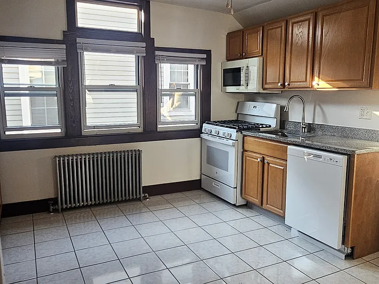 120 Bishop St #F6 — Photo 3