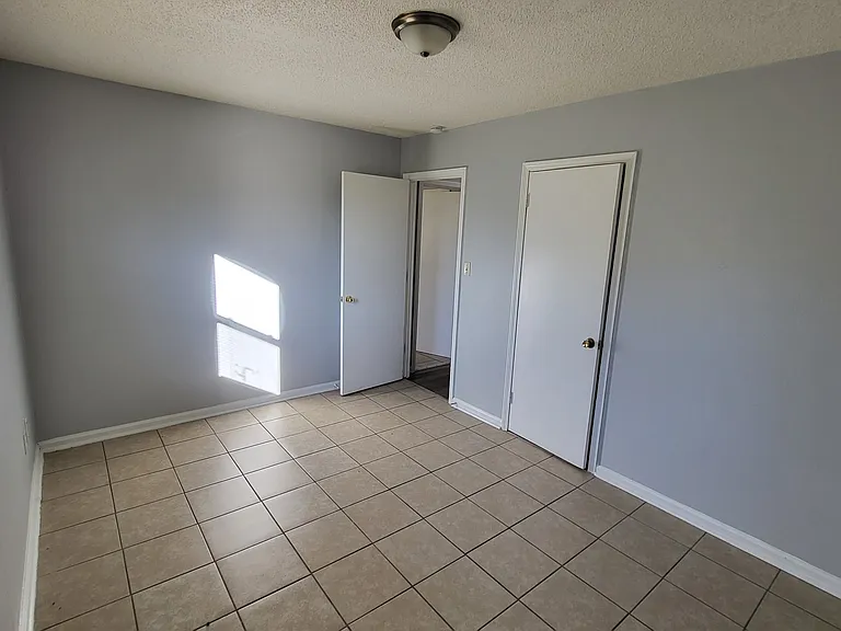 6149 Commodore Dr — Photo 9