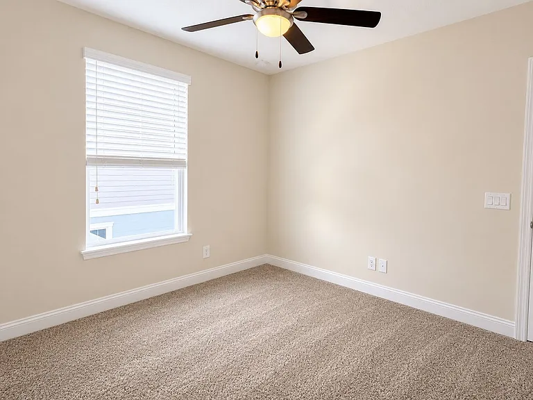 93 Zamora Pl — Photo 12
