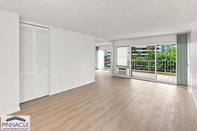 3 bed, 3.0 bath, 1249 sqft, $4,100 — Photo 1