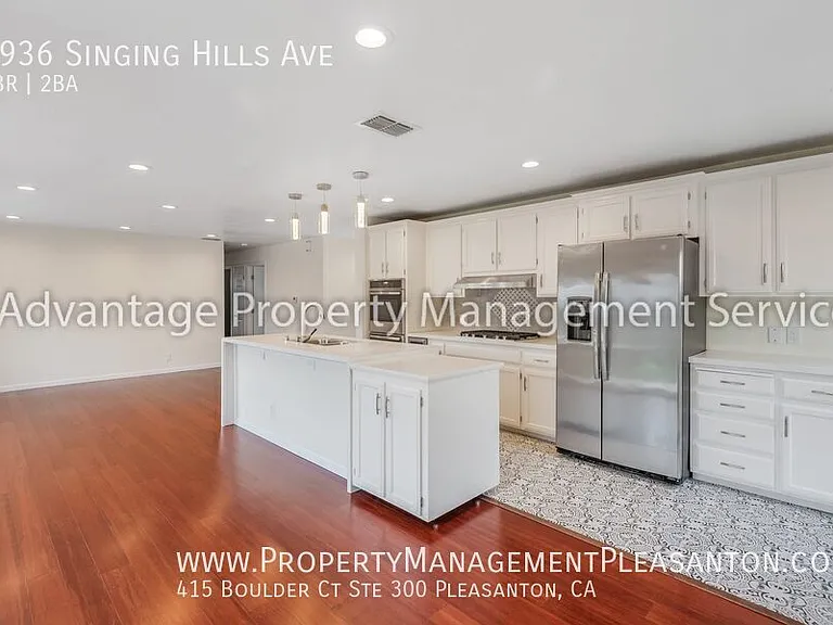 5936 Singing Hills Ave — Photo 5