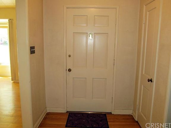 3rd image of 5026 Odessa Ave