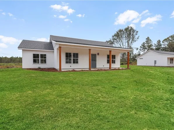 271 Maisie St, Odum, GA 31555