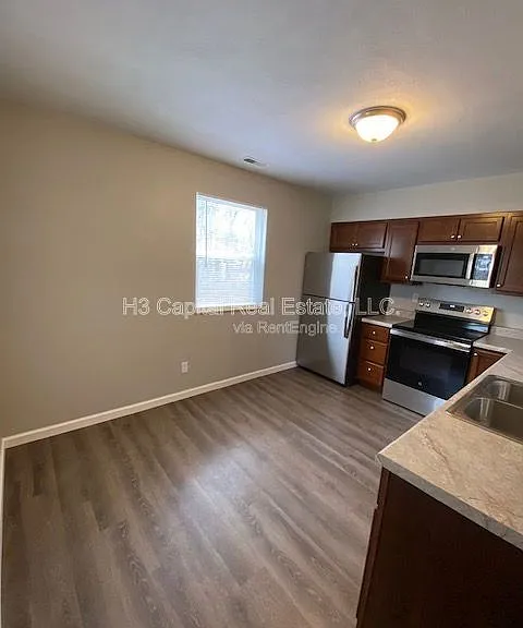 108 Sunnyside St #A — Photo 11
