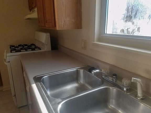 3rd image of 677 Cayuga St