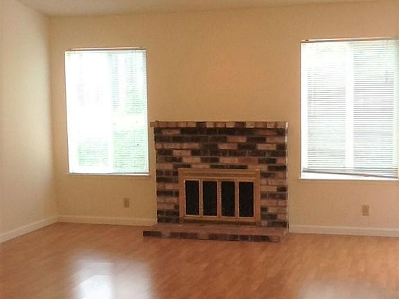 2nd image of 3074 Woods Way