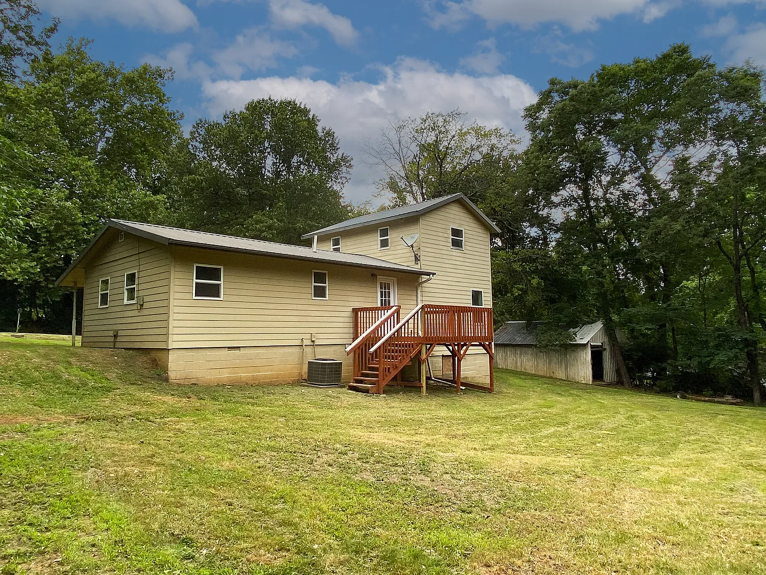3 bed, 1408 sqft, $1,500 — Photo 4