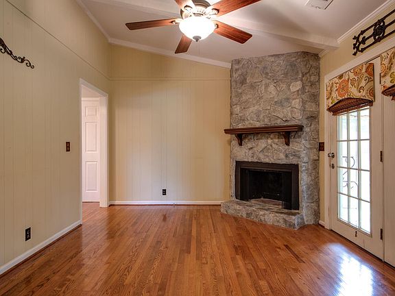 3rd image of 1000 Dortch Ln