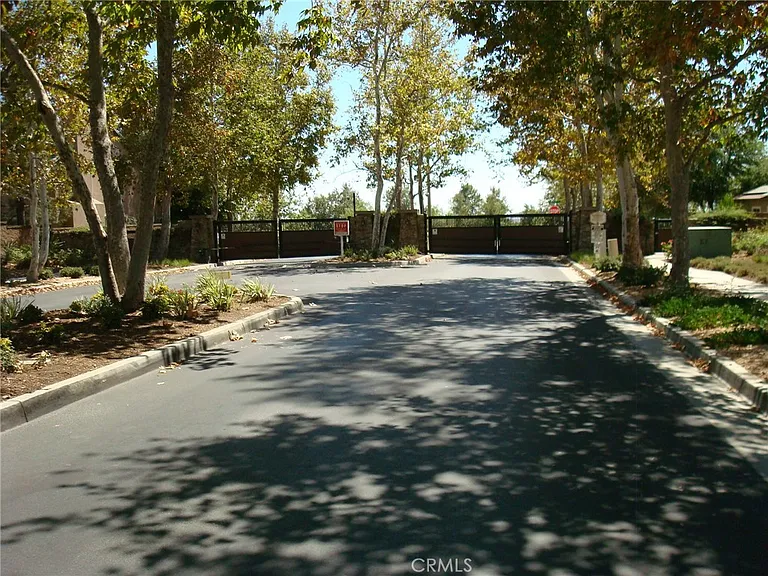 38539 Divot Dr — Photo 9