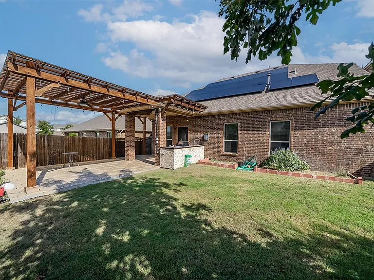 604 Darby Ln — Photo 30