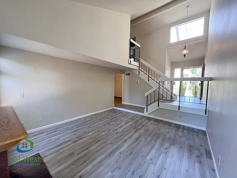 6547 Cobblestone Ct — Photo 9