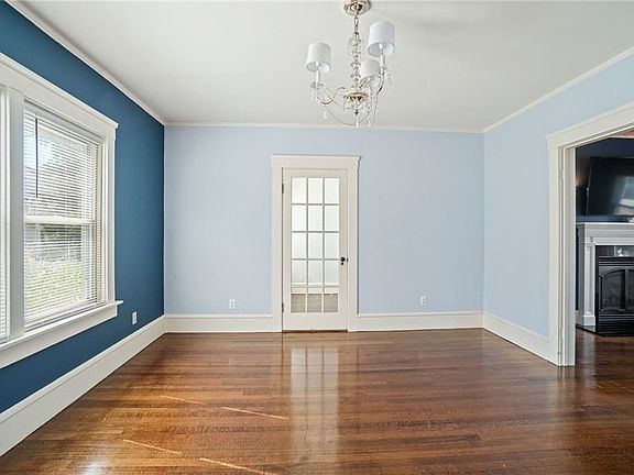 4th image of 156 Auburn St