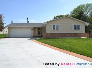11416 Christensen Ct, Burnsville, MN 55337