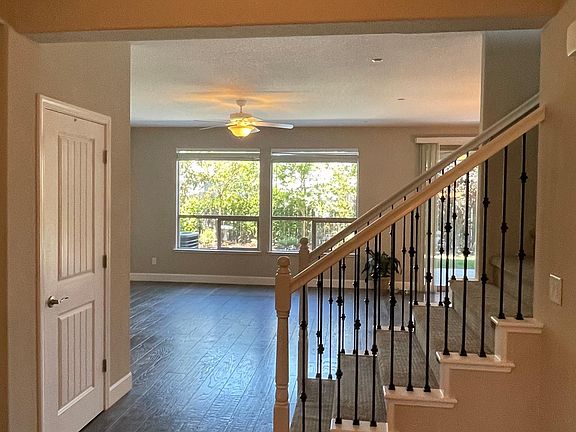 4th image of 2927 Laredo Dr
