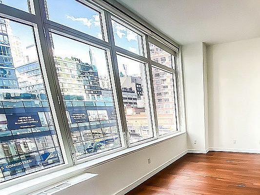 4th image of 606 42nd St #622