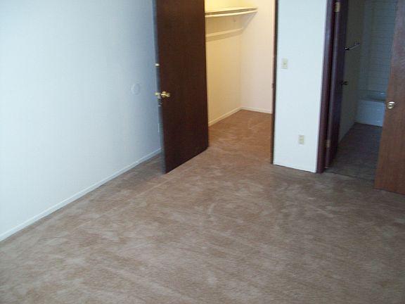 master bedroom form closet