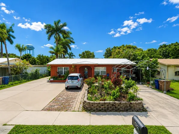 422 Bellair Rd, Fort Myers, FL 33905