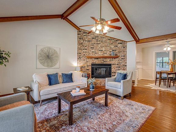 4th image of 12 Southwood Cir