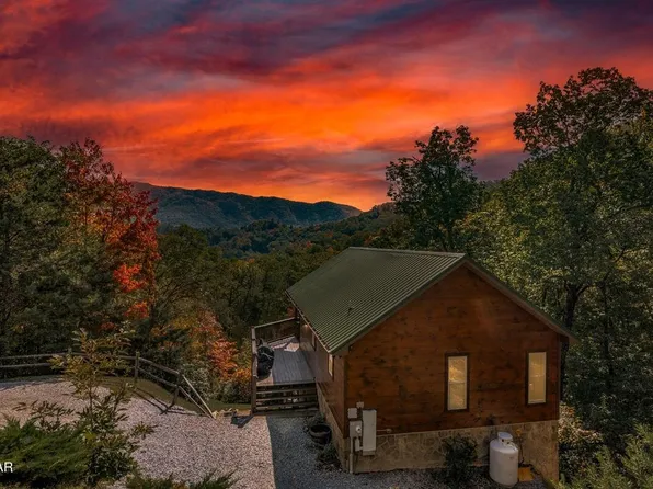 4235 Round Top Way, Sevierville, TN 37862