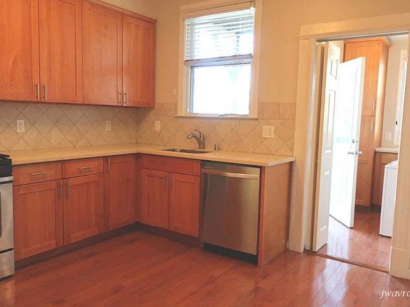 5th image of 542 Lombard St #A