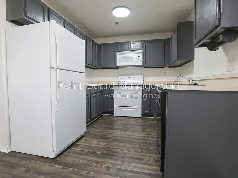 The Vincent Apartments — Photo 24