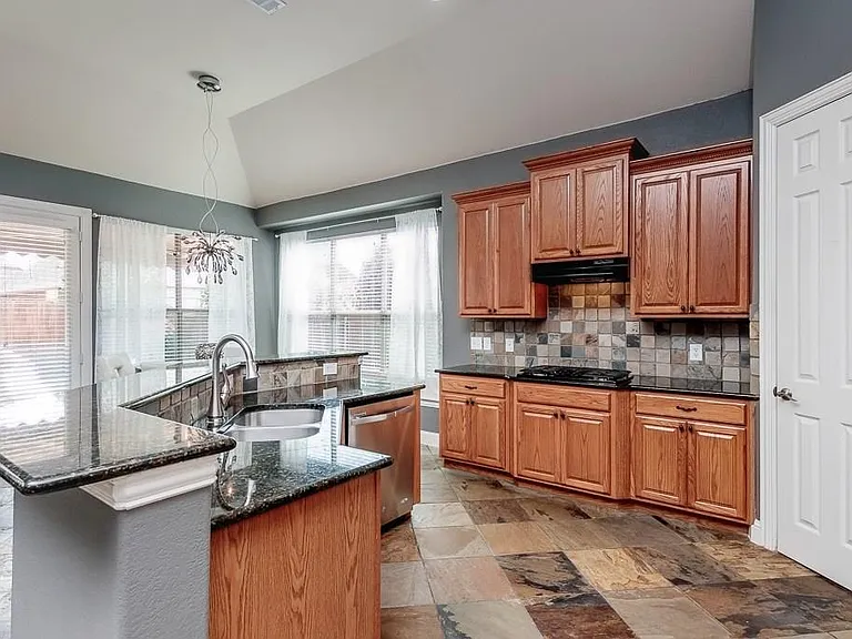 4651 Phillip Dr — Photo 2