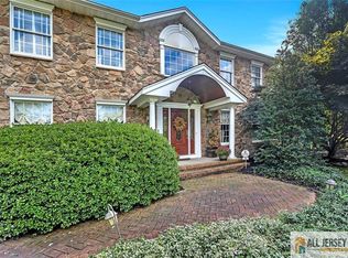 35 Parkview Rd, Cranbury, NJ 08512