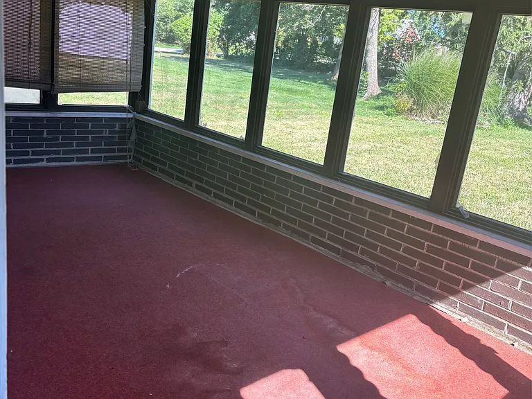 412 Joan Ave — Photo 11
