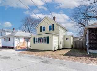 28 Fulton St, Warwick, RI 02889