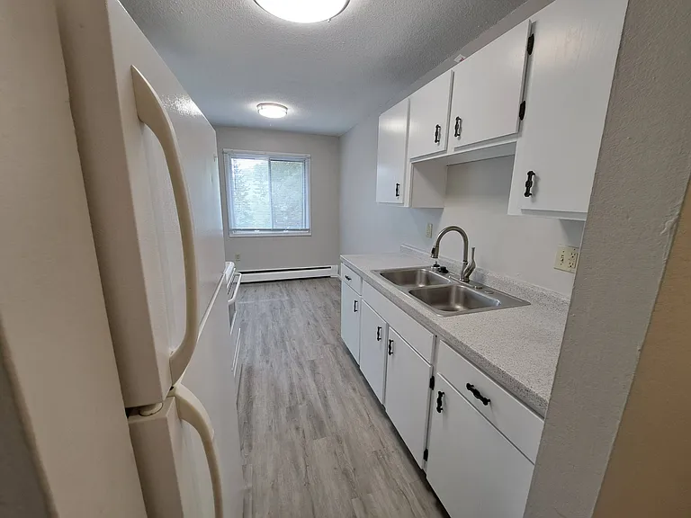 Van Dyke Apartments — Photo 58