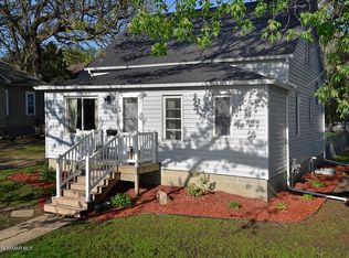 505 3rd St NE, Waseca, MN 56093