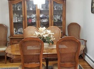 6367 72nd St FLOOR 2, Middle Village, NY 11379