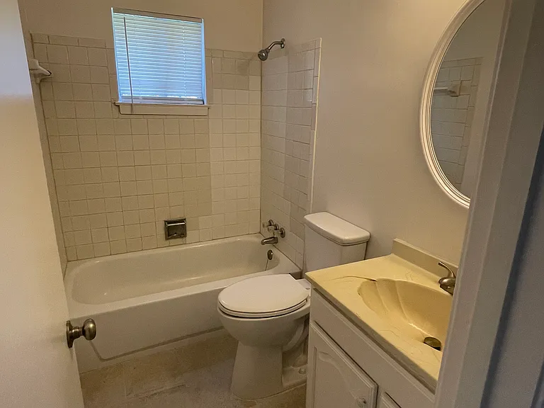 Sunflower Ln — Photo 2