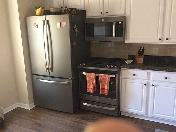 4th image of 1701 Southpointe Cir NE