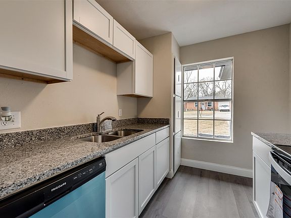 3rd image of 1114 Anthony Dr