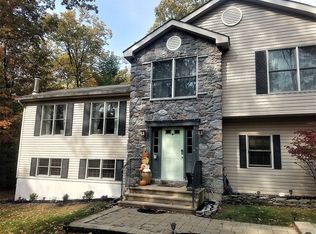 117 Yellow Wood Dr, Milford, PA