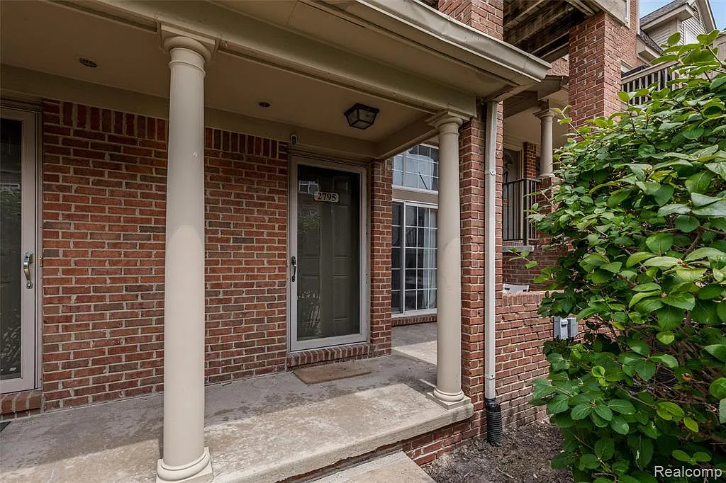 2 bed, 960 sqft, $2,000 — Photo 3