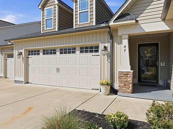 3rd image of 47 Mountain View Dr