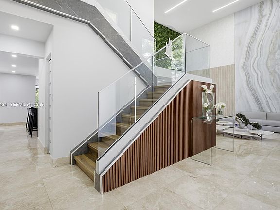 4th image of 9467 NW 54th Doral Circle Ln