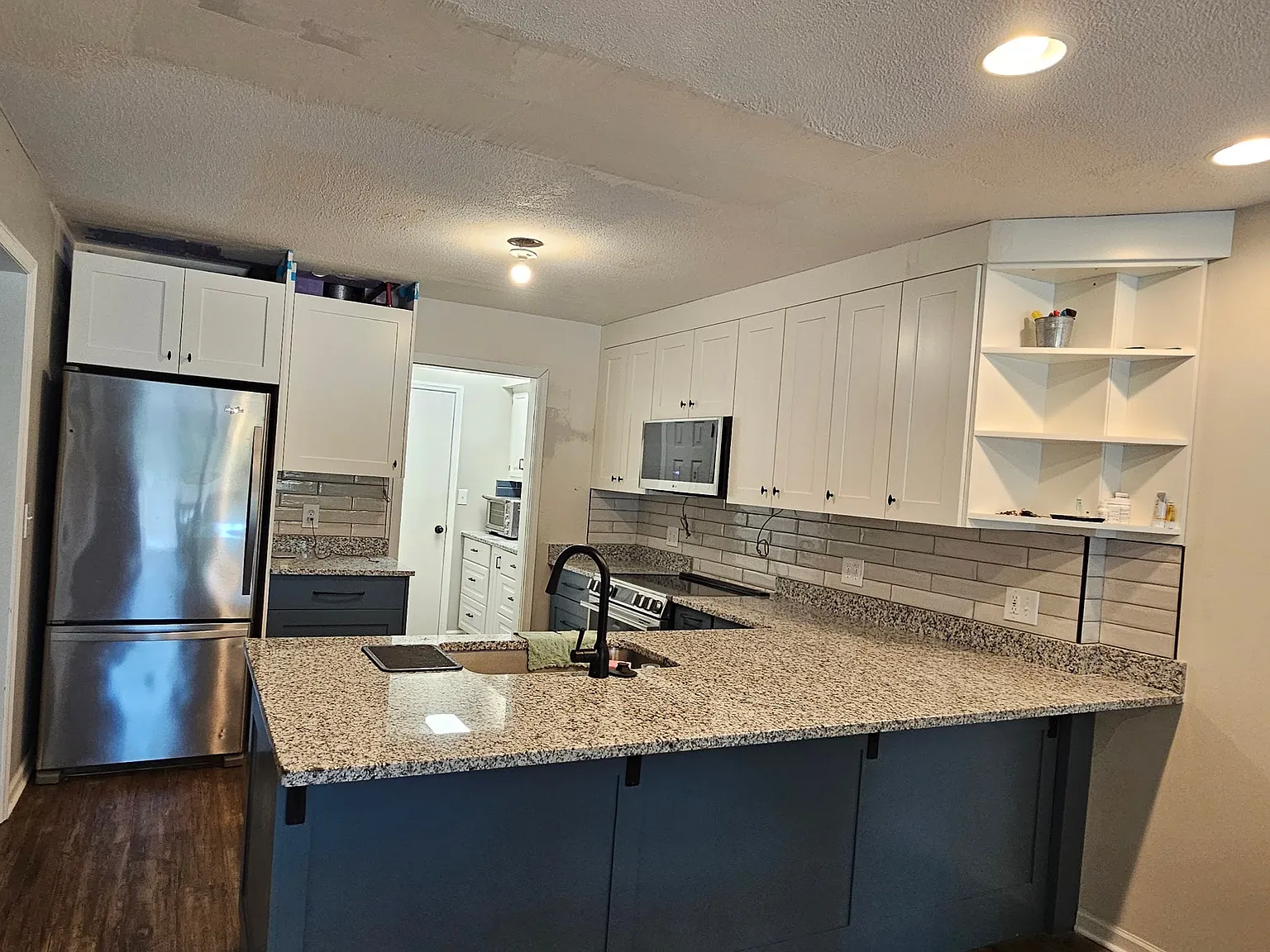 3 bed, 2405 sqft, $2,250 — Photo 2