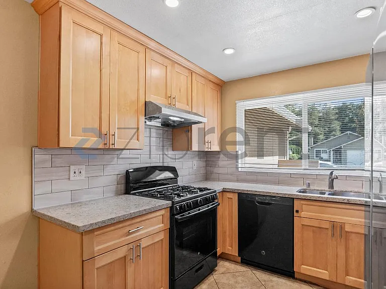 23 Cedar Way — Photo 13