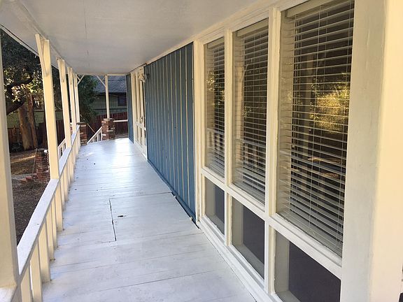 4th image of 537 Cloverleaf Dr
