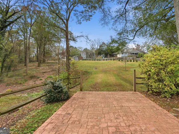 448 E Lake Dr, Decatur, GA 30030