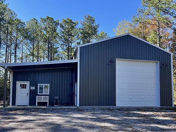 3rd image of 18 Davis Ln