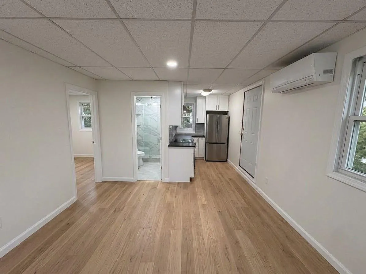 2 bed, 600 sqft, $3,500 — Photo 2