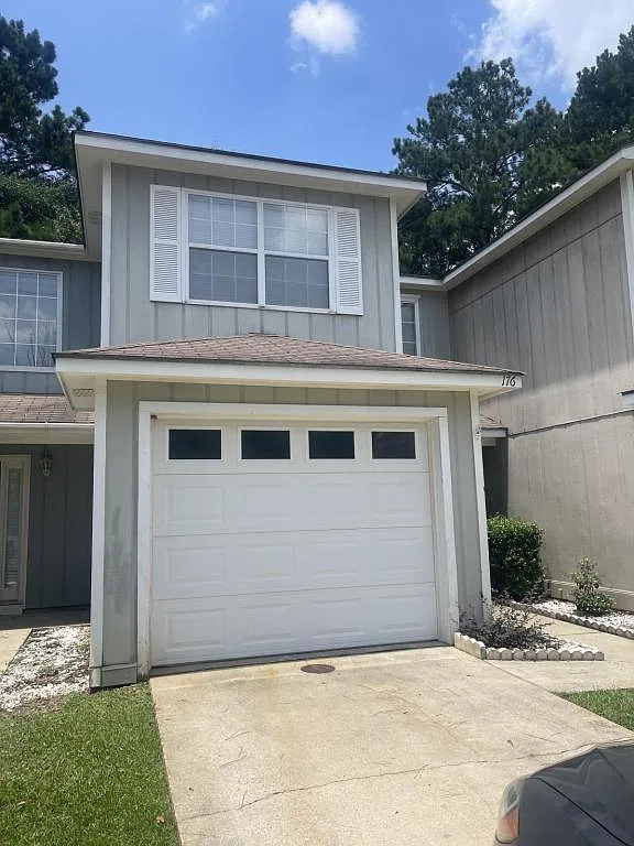176 Commons Drive — Photo 1