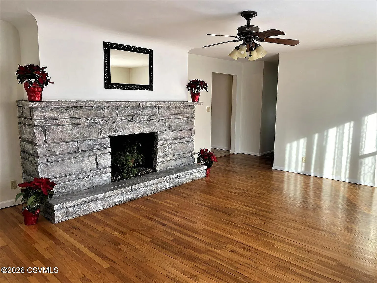 4 bed, 1276 sqft, $1,850 — Photo 3