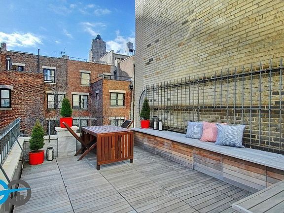 3rd image of 308 W 106th St APT 4R