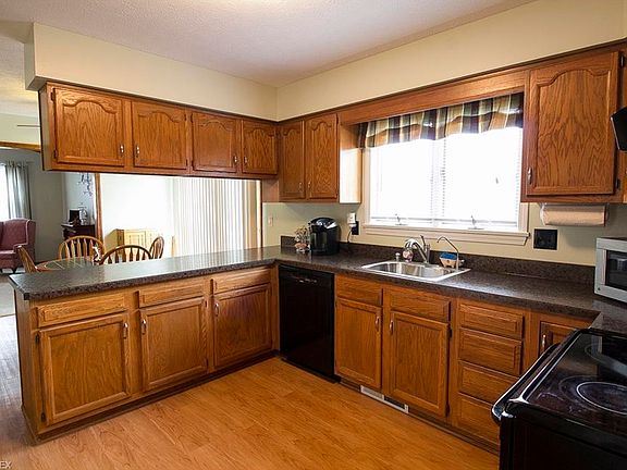 4th image of 7470 Jasani Ct
